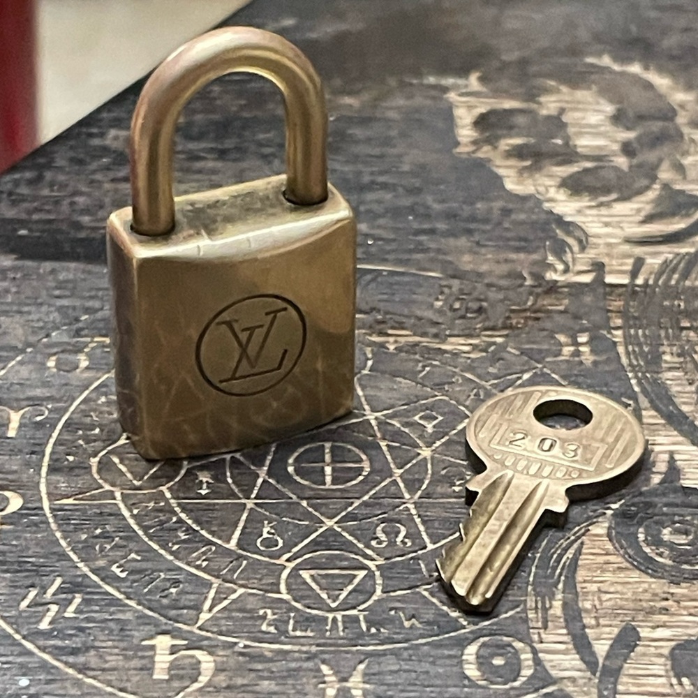 Authentic Louis Vuitton #224 Brass Lock and Key (mirror polished)